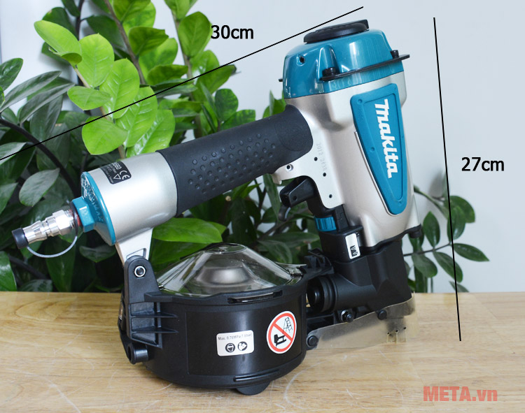 Máy bắn đinh Makita AN560