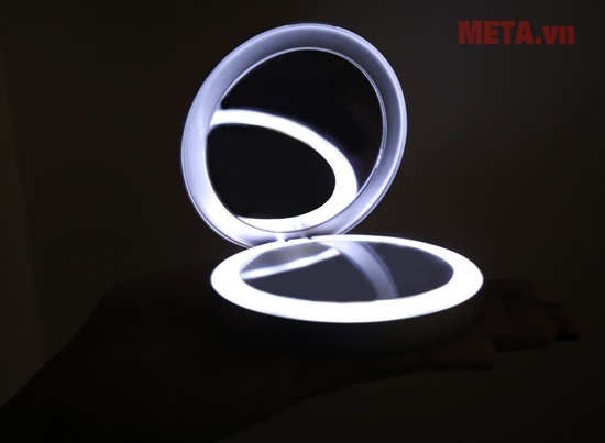 Gương trang điểm cầm tay kiêm sạc dự phòng Beurer BS39 (3000 mAh)