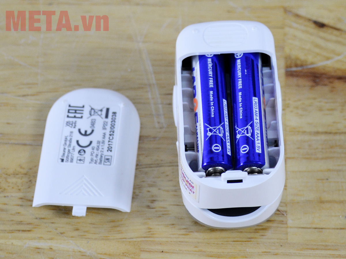 Máy đo nồng độ oxy trong máu SpO2 và nhịp tim Beurer PO40