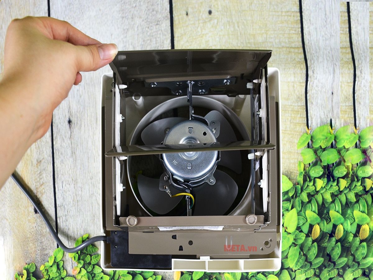 Quạt hút gắn tường KDK 15AAQ1