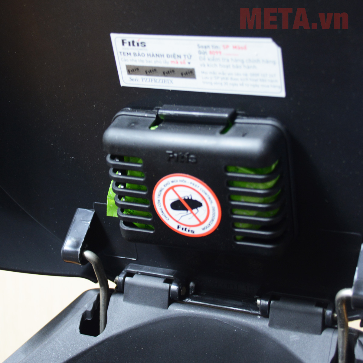 Thùng rác inox đạp tròn nhỏ Fitis RPS1-903 12 lít (đen)