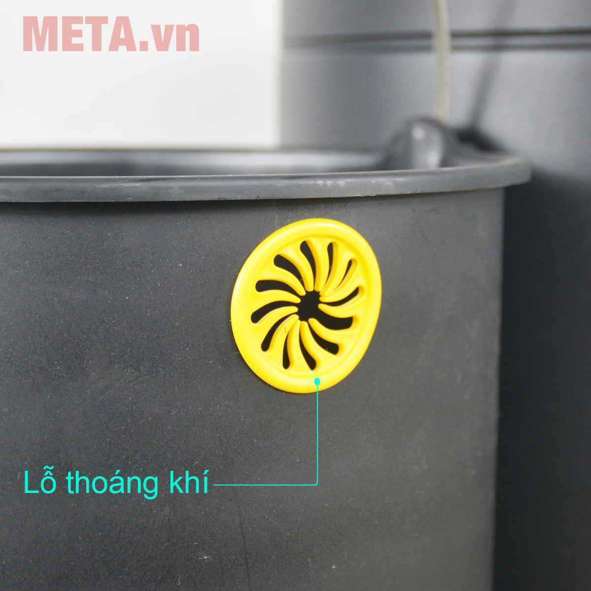 Thùng rác inox đạp tròn nhỏ Fitis RPS1-903 12 lít (đen)