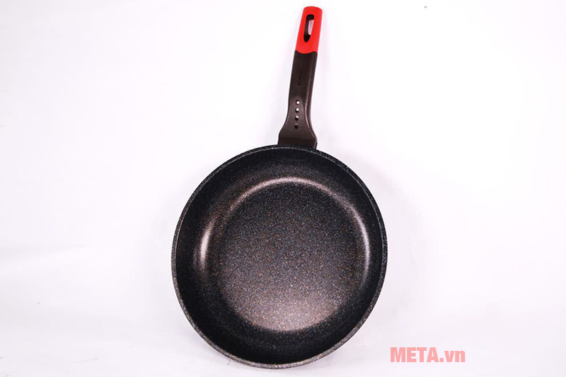 Chảo đúc siêu bền đá đáy từ Sunhouse SHGAFP30M 30cm