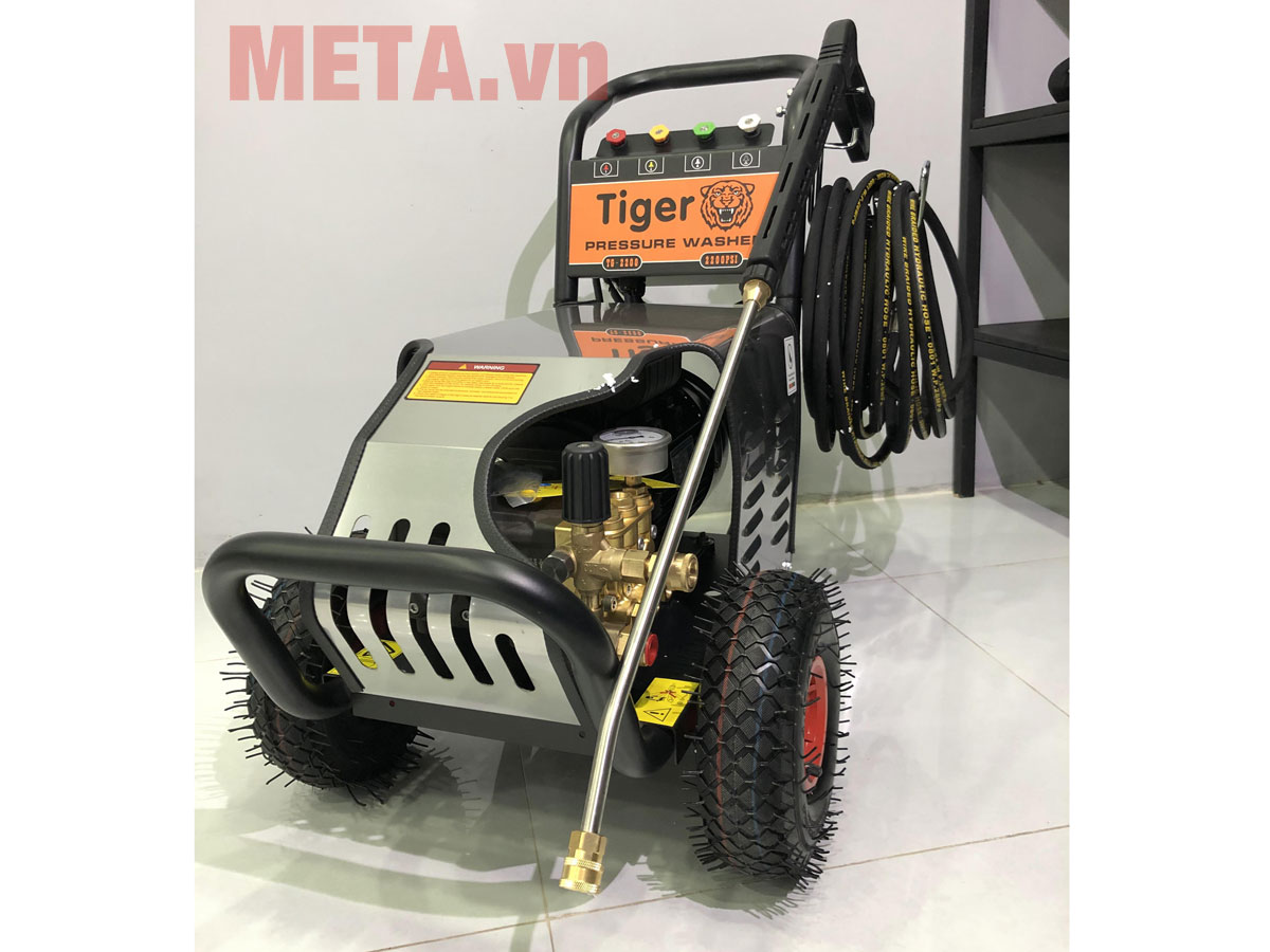 Máy phun xịt rửa xe cao áp 3KW Tiger UV-2200TTS