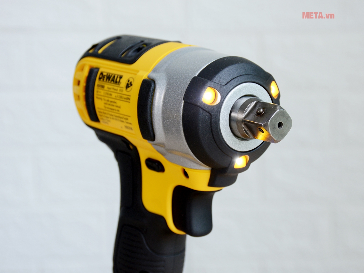 Máy vặn bu lông dùng pin Dewalt DCF880D2