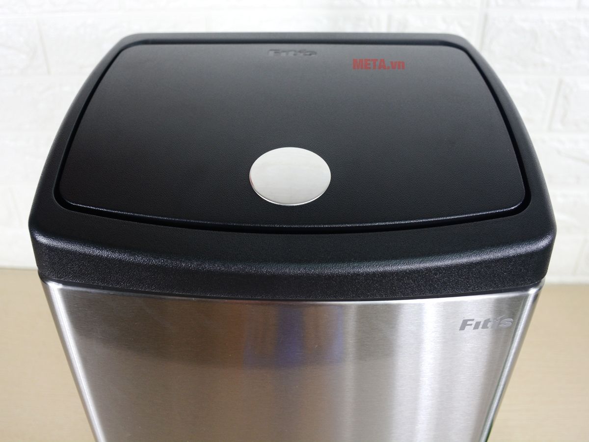 Thùng rác Inox nhấn vuông nhỏ Fitis STS1-901 - 15L