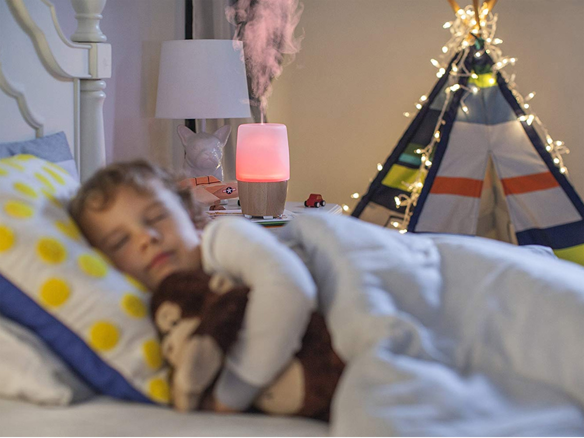 Máy khuếch tán tinh dầu công nghệ siêu âm điều khiển từ xa HoMedics Ellia ARM-720CL