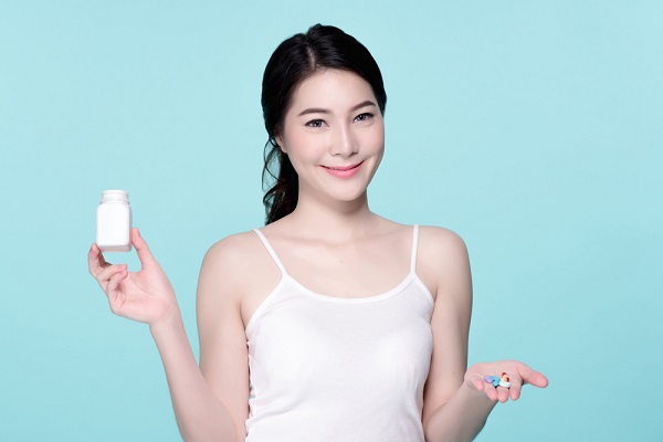Uống viên trắng da có hại không, có tác dụng phụ không? - META.vn