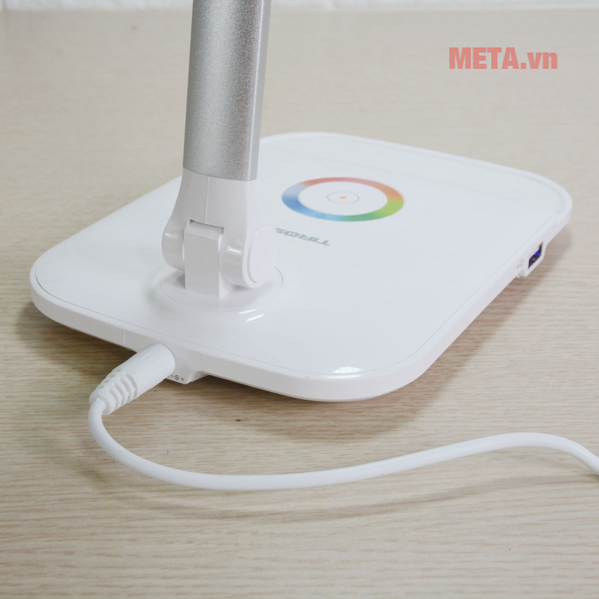 Đèn bàn Tiross TS1805