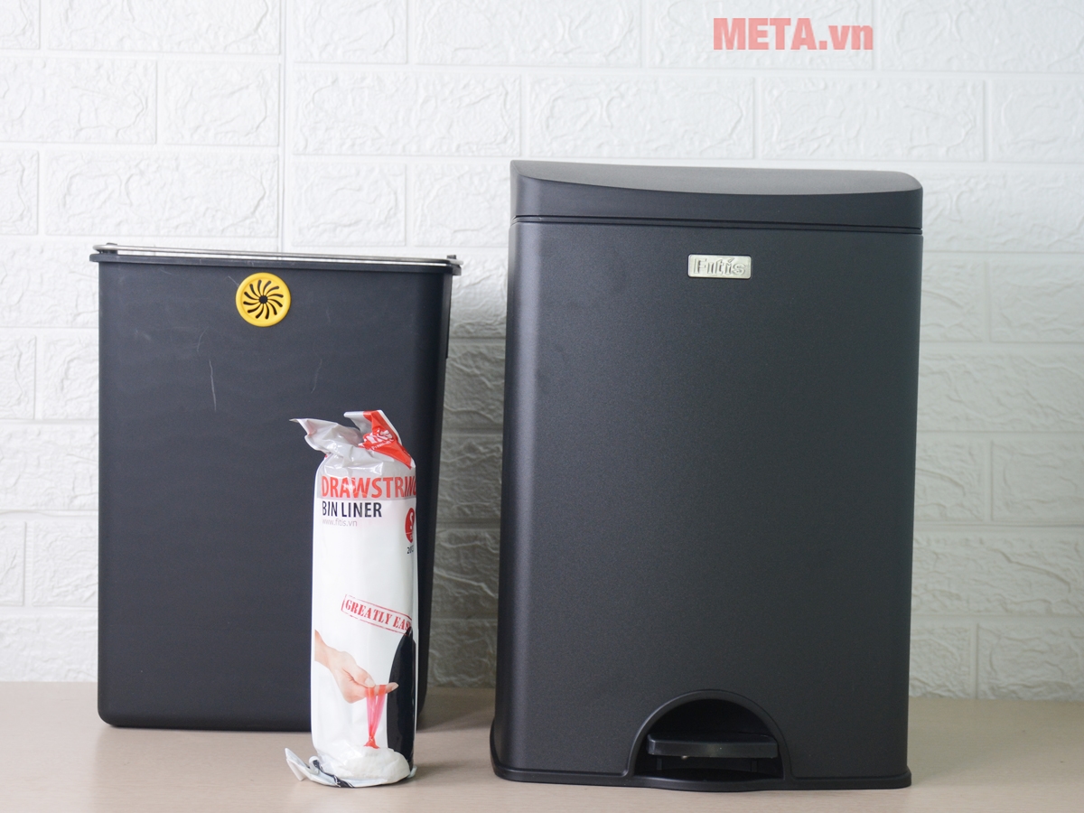 Thùng rác inox đạp vuông nhỏ Fitis SPS1-903 15 lít (đen)