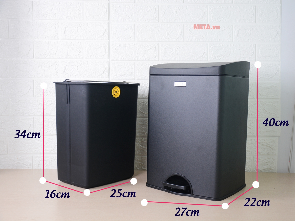 Thùng rác inox đạp vuông nhỏ Fitis SPS1-903 15 lít (đen)