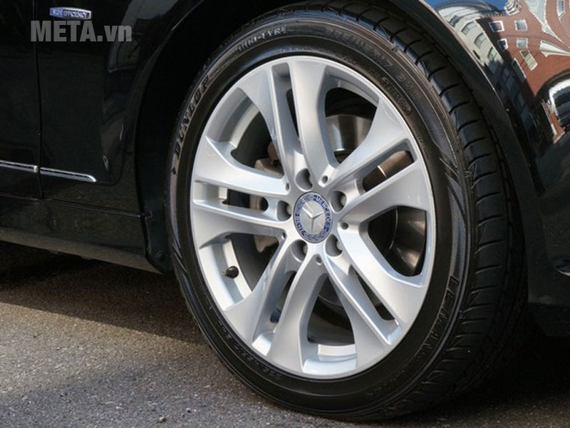 Phủ nano, phủ bóng và đen lốp xe ô tô Digloss Gira Edge - Soft99 (bóng vỏ)