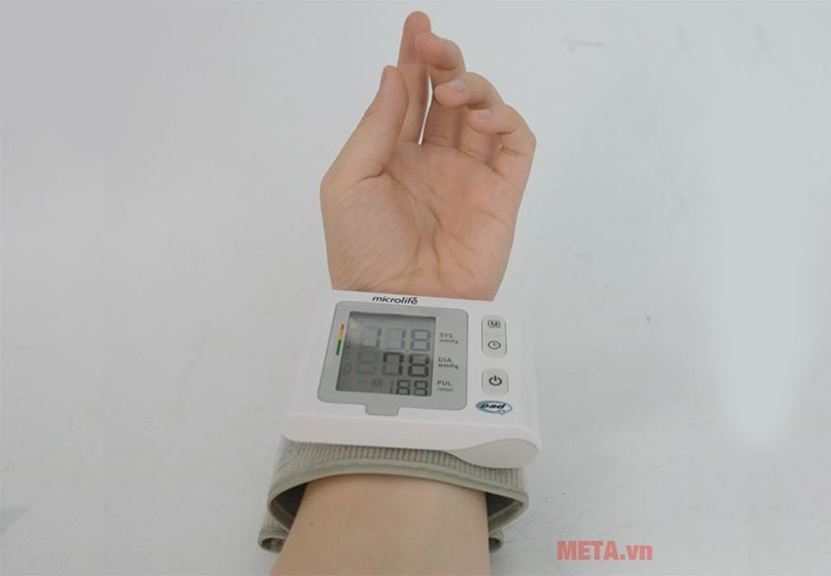 Máy đo huyết áp cổ tay Microlife BP W2-Slim-Wrist