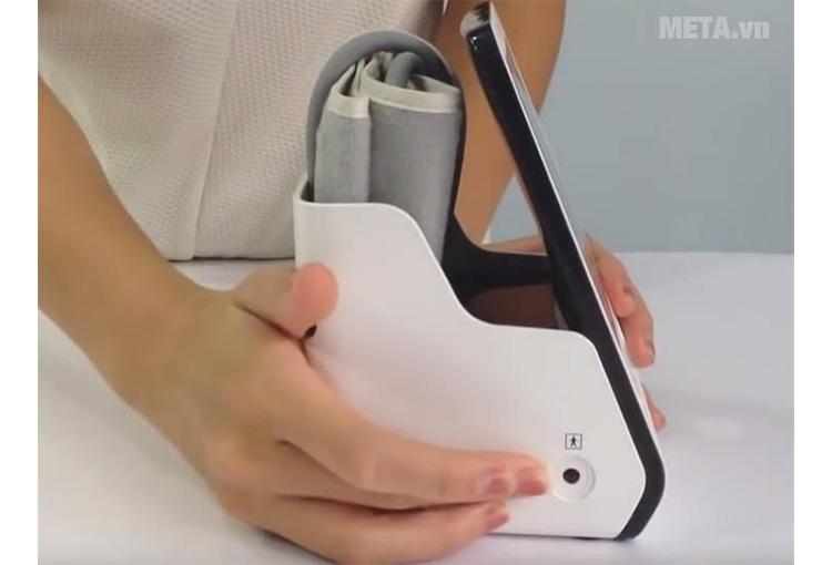 Máy đo huyết áp bắp tay Citizen CH-456