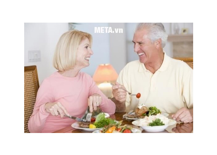 Máy đo huyết áp bắp tay có giọng nói Beurer BM49