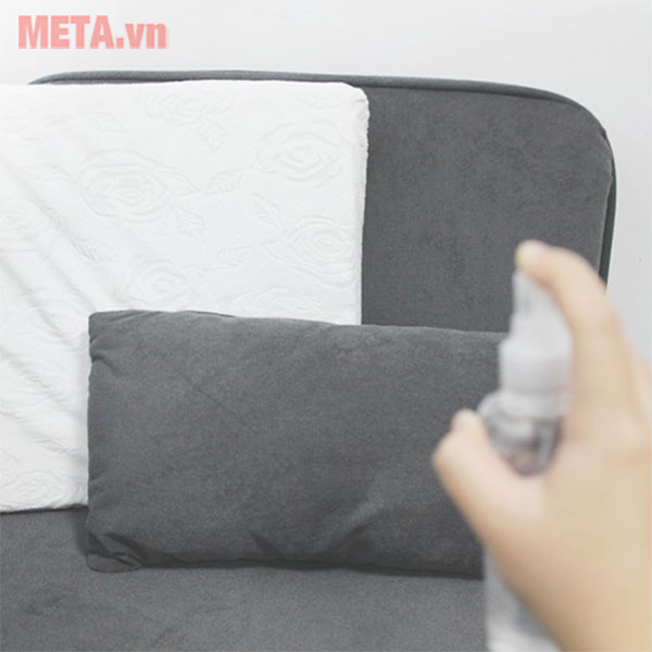 Nước xịt thơm vải kháng khuẩn 99,9% Hàn Quốc Denovo hương Mango