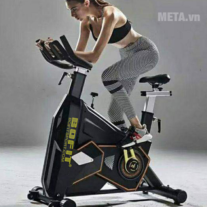 Xe đạp tập BoFit B7