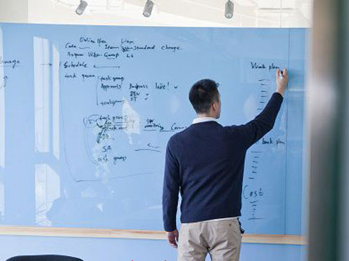 Bảng kính ghép keo sữa 10 ly 38 Bavico kích thước 80cm x 120cm