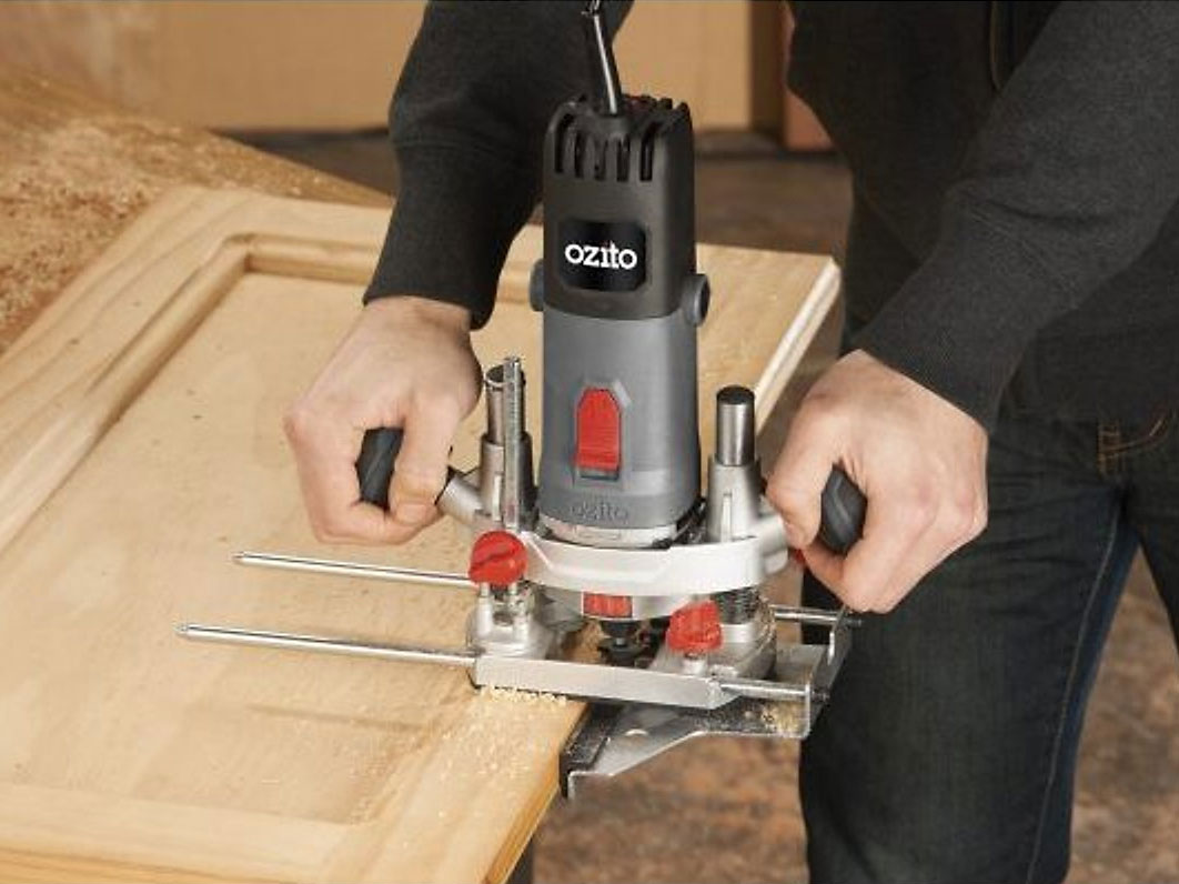 Máy phay Ozito ROU-5000