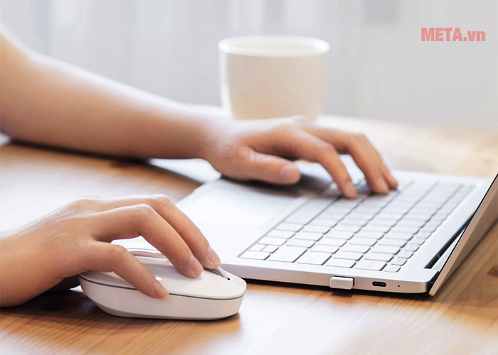 Chuột không dây Xiaomi Mi Wireless WSB01TM/HLK4013GL (trắng/đen)