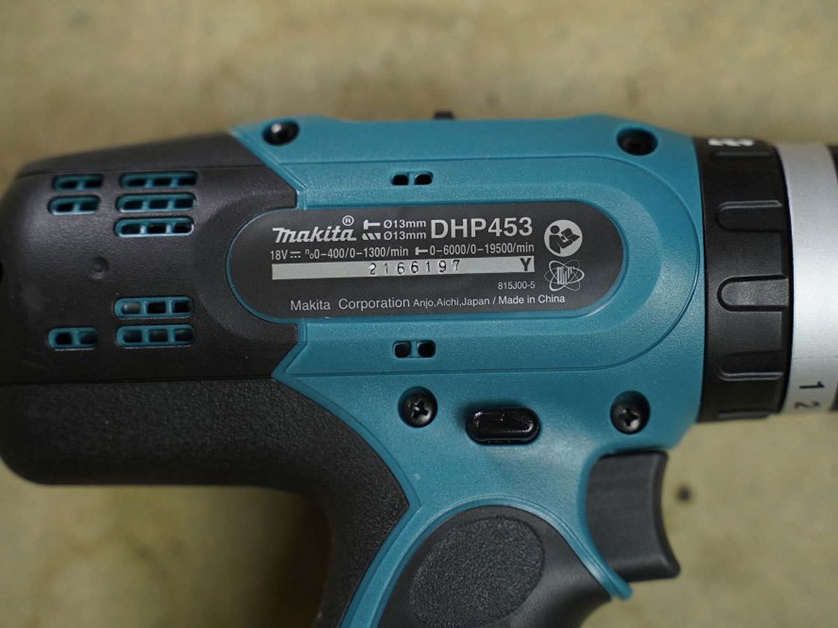 Máy khoan búa dùng pin 18V Makita DHP453Z (không pin và sạc)