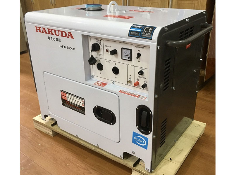 Máy phát điện chạy dầu 5KW Hakuda DG6900SE