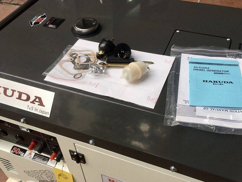 Máy phát điện chạy dầu Hakuda 11000SE 10 KVA siêu chống ồn
