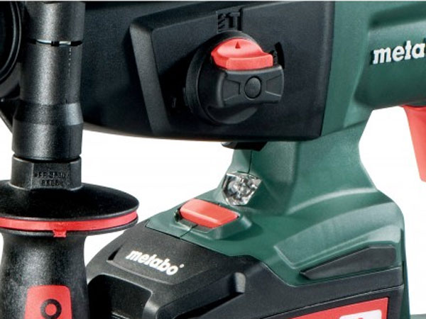 Máy khoan búa dùng pin Metabo KHA 18 LTX