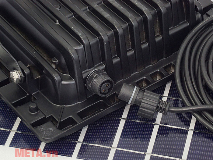 Đèn LED năng lượng mặt trời Suntek 8825L