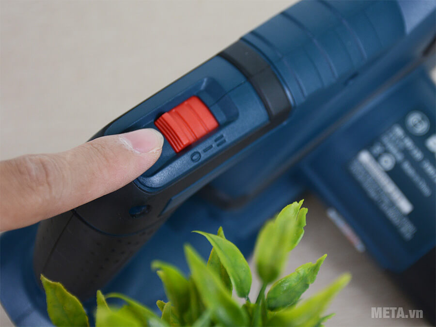 Máy thổi khí dùng pin Bosch GBL 18V-LI Solo (Không pin và sạc)