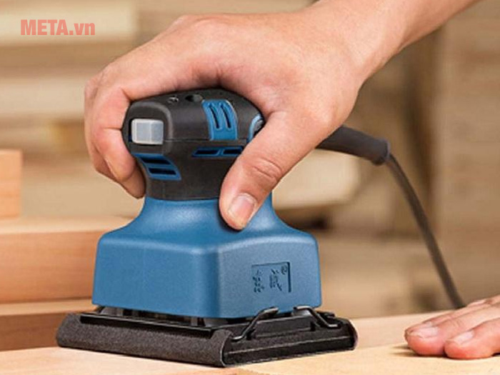 Máy chà nhám vuông Dongcheng DSB03-100