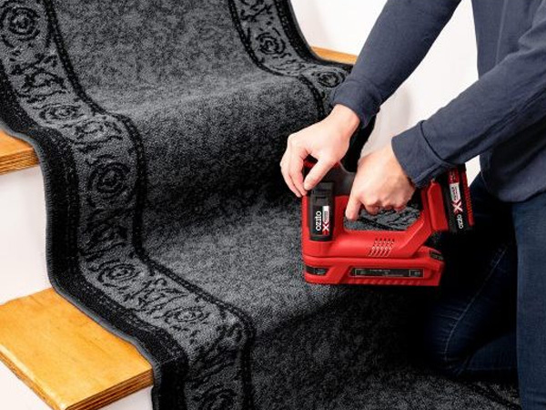 Thân máy bắn ghim dùng pin 18V Ozito PXSGS-5021 (không pin, sạc)