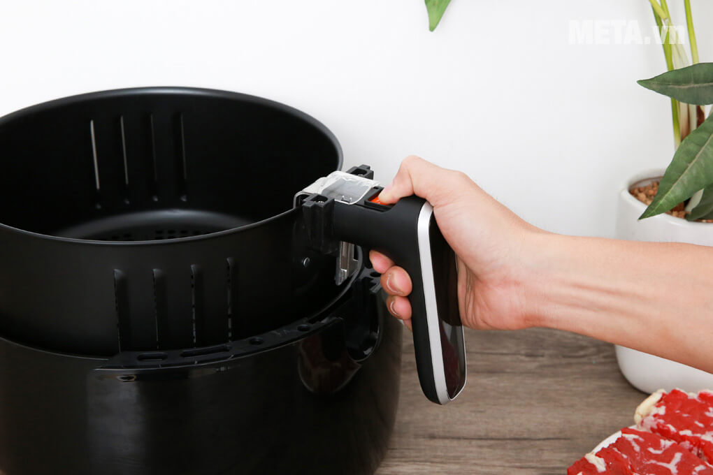 Nồi chiên không dầu Bluestone AFB-5870 5 lít