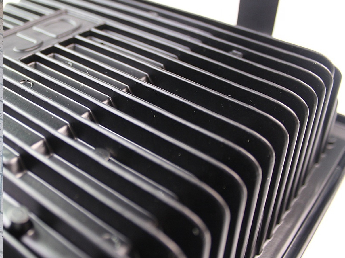 Đèn Led chiếu sáng năng lượng mặt trời 100W-VC-8800