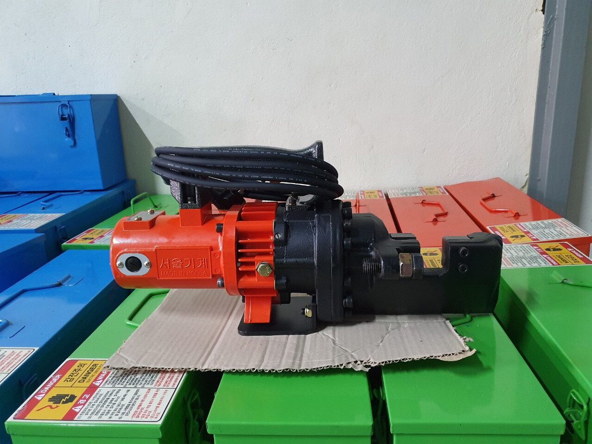 Máy cắt sắt thủy lực Seoul Handy 32C