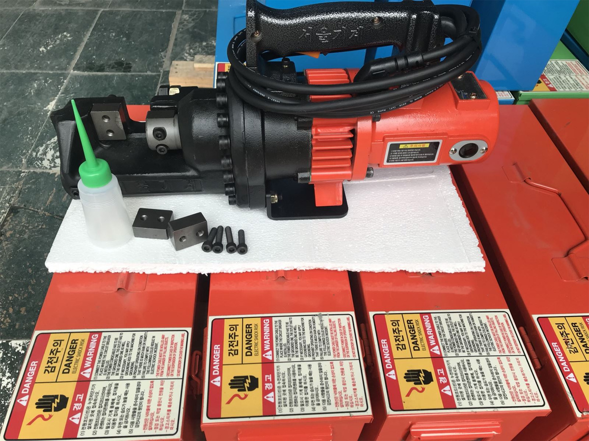 Máy cắt sắt thủy lực Seoul Handy 32C