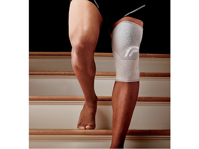 Băng quấn Futuro bảo vệ đầu gối size M 76587ENR