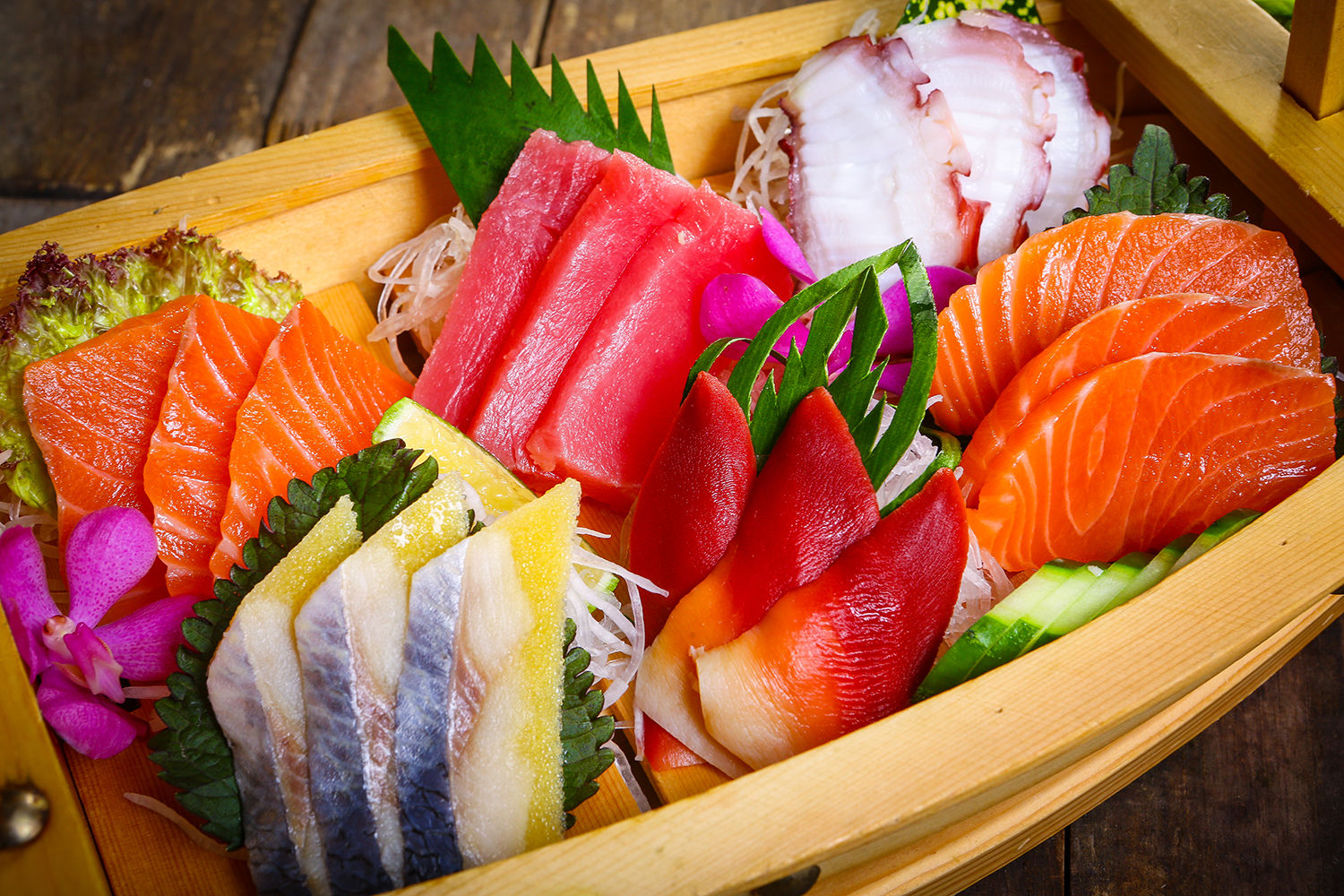 Sashimi là gì? Sushi và sashimi khác nhau thế nào, cách phân biệt? - META.vn