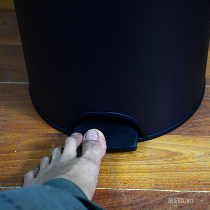 Thùng rác đạp tròn lớn Fitis RPL1-903 - 15L (đen)