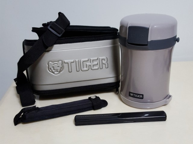 Cặp lồng cơm giữ nhiệt Tiger LWU-B170 - 3 ngăn