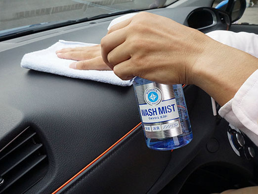 Chai xịt vệ sinh và khử mùi nội thất ô tô đa năng Wash Mist L-82 - 300ml