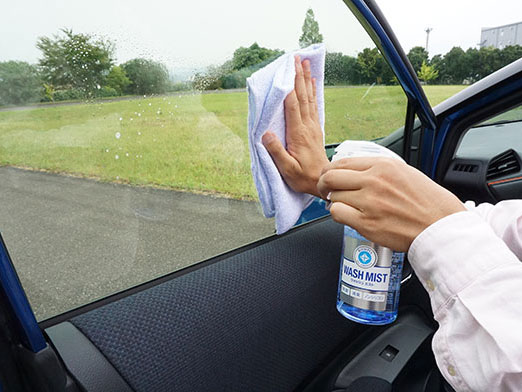 Chai xịt vệ sinh và khử mùi nội thất ô tô đa năng Wash Mist L-82 - 300ml