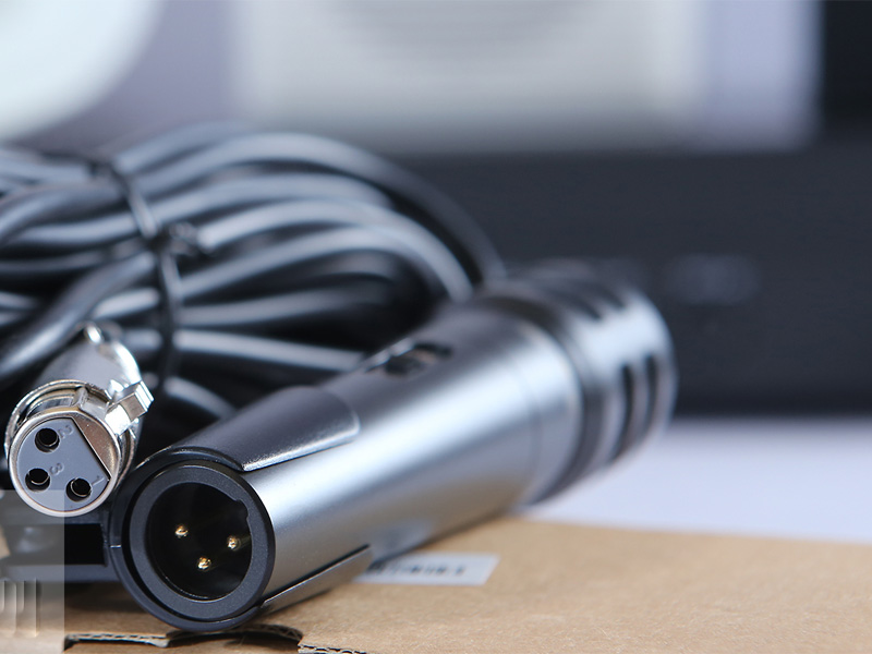 Micro điện động cầm tay TOA DM-1200