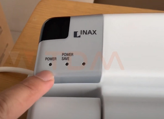 Nắp bồn cầu điện tử thông minh Inax CW-KA22AVN (Bảng điều khiển từ xa)