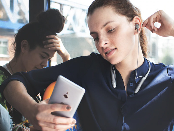 Tai nghe không dây nhét tai Sony WI-C600N