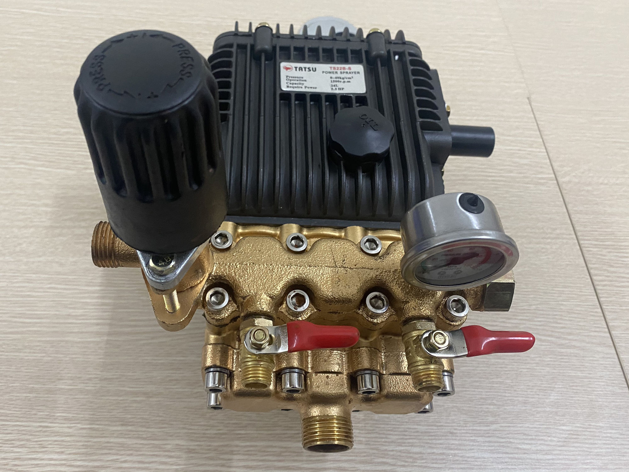 Đầu xịt áp lực Tatsu TS22B-S (Piston sứ, lắp mô tơ 1.5 - 2 KW)