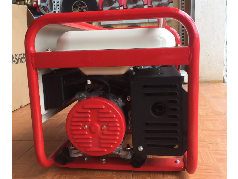 Máy phát điện chạy xăng 3.5kw Bamboo 4800E