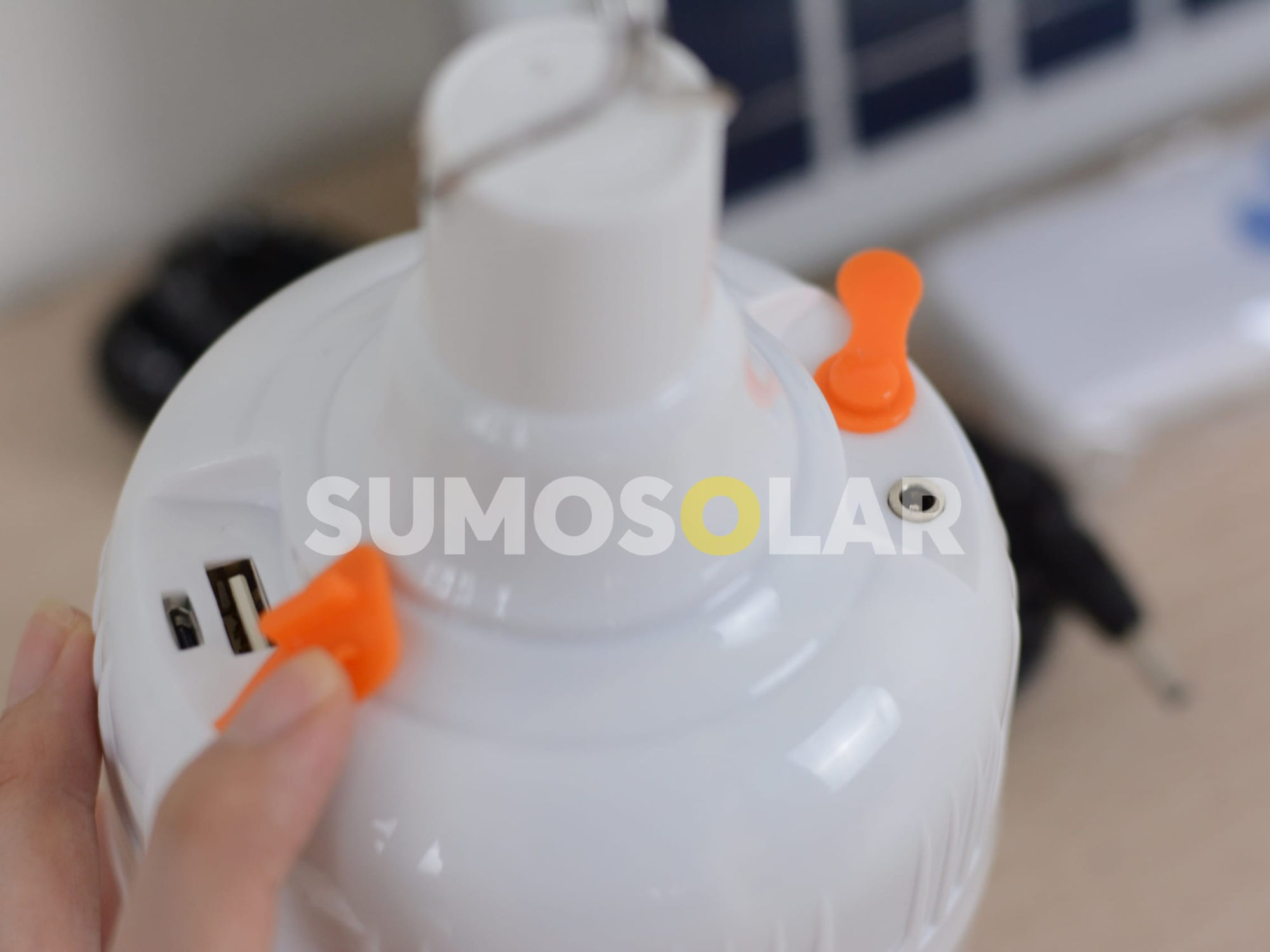 Đèn Led treo tường năng lượng mặt trời bóng Bulb Sumosoler TN02 (90W)