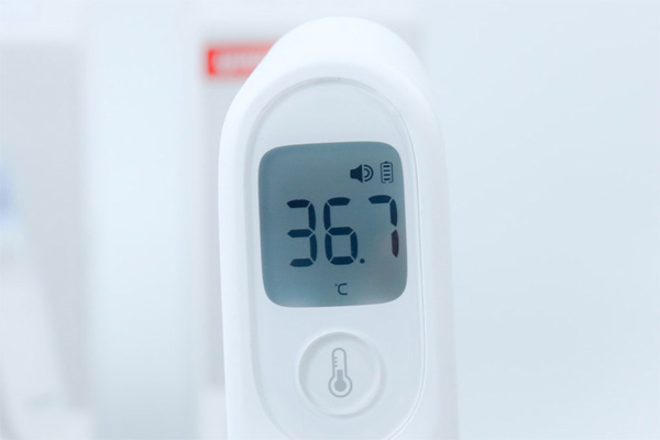 Nhiệt kế điện tử hồng ngoại Yuwell YT-1C