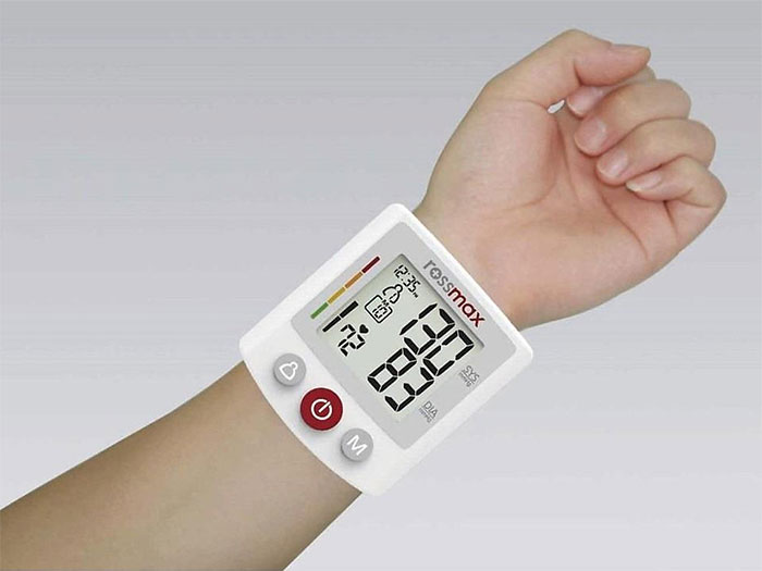 Máy đo huyết áp cổ tay Rossmax BQ705